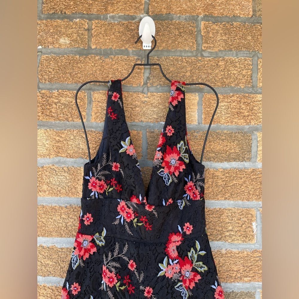 Lovers + Friends Floral Lace Kenneth Jumpsuit small - Picture 3 of 11